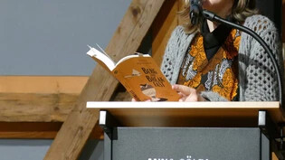 Lesung mit anschliessendem Podiumsgespräch. Selma Mahlknecht stellt im Anna-Göldi-Museum in Ennenda ihr Buch «Berg and Breakfast» vor.