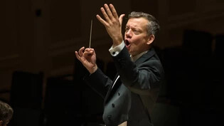 Die Leidenschaft ist sichtbar: Patrick Secchiari ist der neue Dirigent des Glarner Kammerchors. 