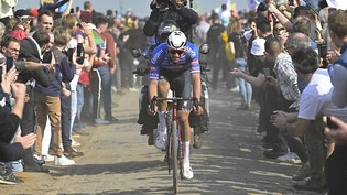 Vorjahressieger Mathieu van der Poel kommt bei Paris - Roubaix auch heuer die Rolle des grossen Favoriten zu