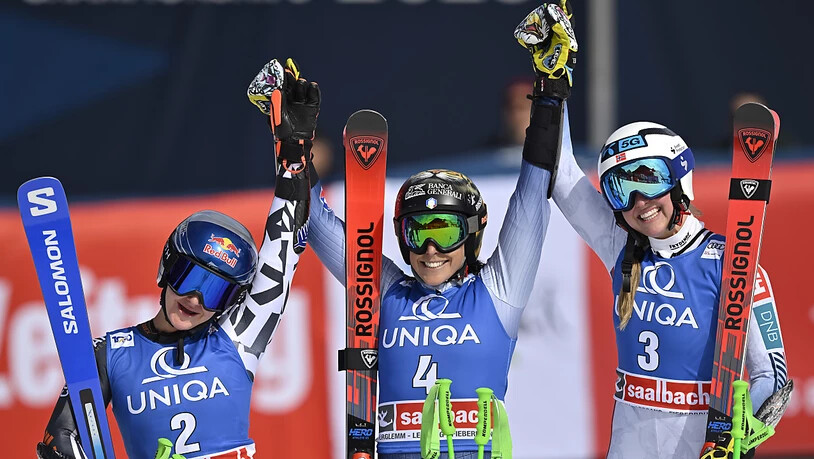 Die ersten drei des letzten Weltcup-Riesenslaloms des Winters (v.l.): Alice Robinson, Federica Brignone, Thea Louise Stjernesund